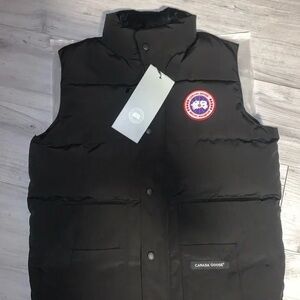 Canada Goose Sleeveless jacket